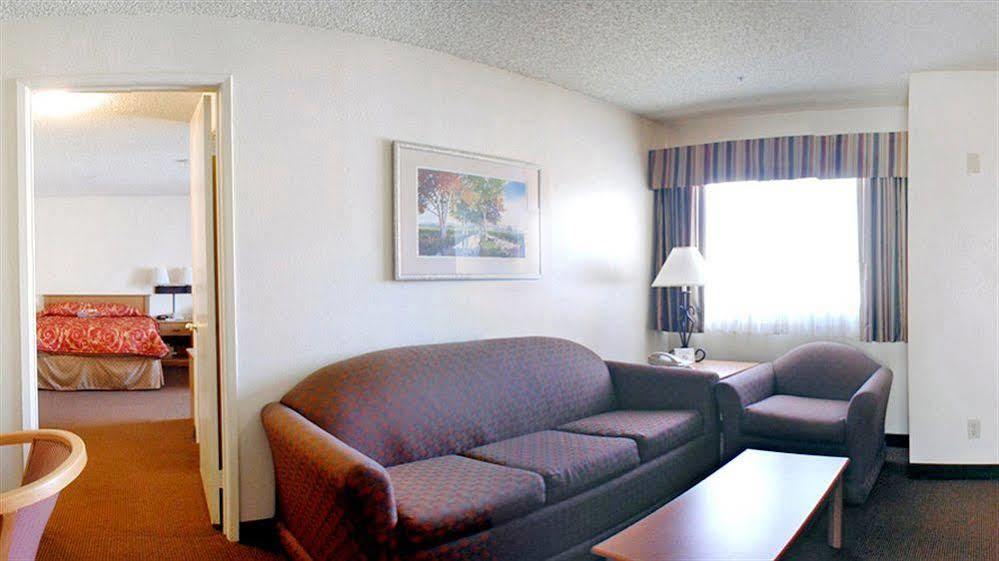 Surestay Plus Hotel By Best Western Upland - Ontario North Екстер'єр фото